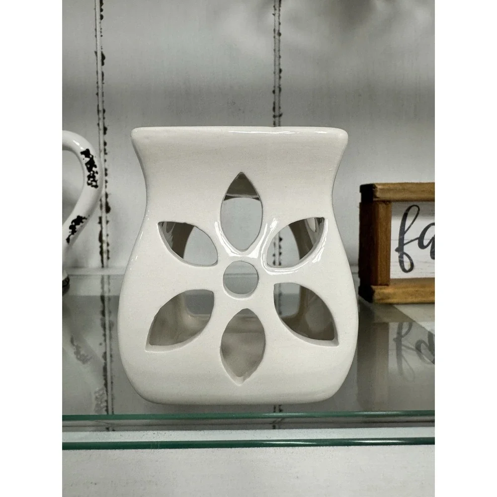Luminessence Wax Melt Bundle Ceramic Warmer 4 Aromatherapy Scented Packs